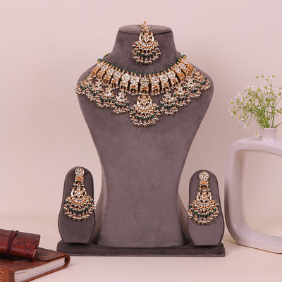 Aruna Kundan Necklace Set