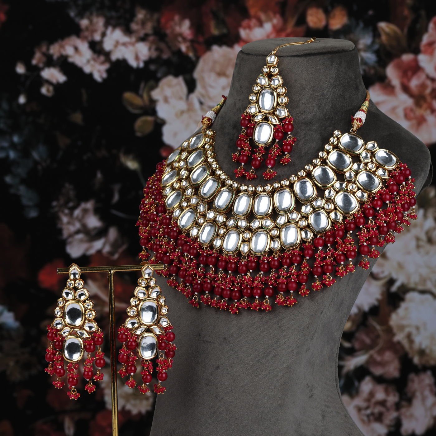 Nihira necklace set (ruby)