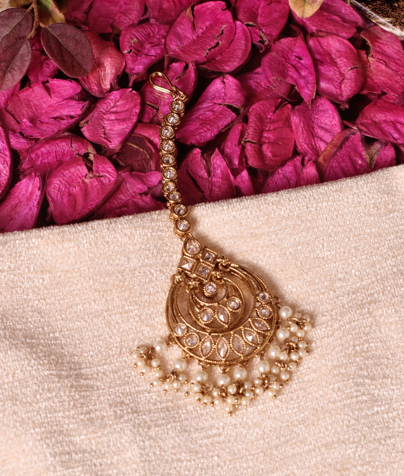 Lavanya necklace set (golden)