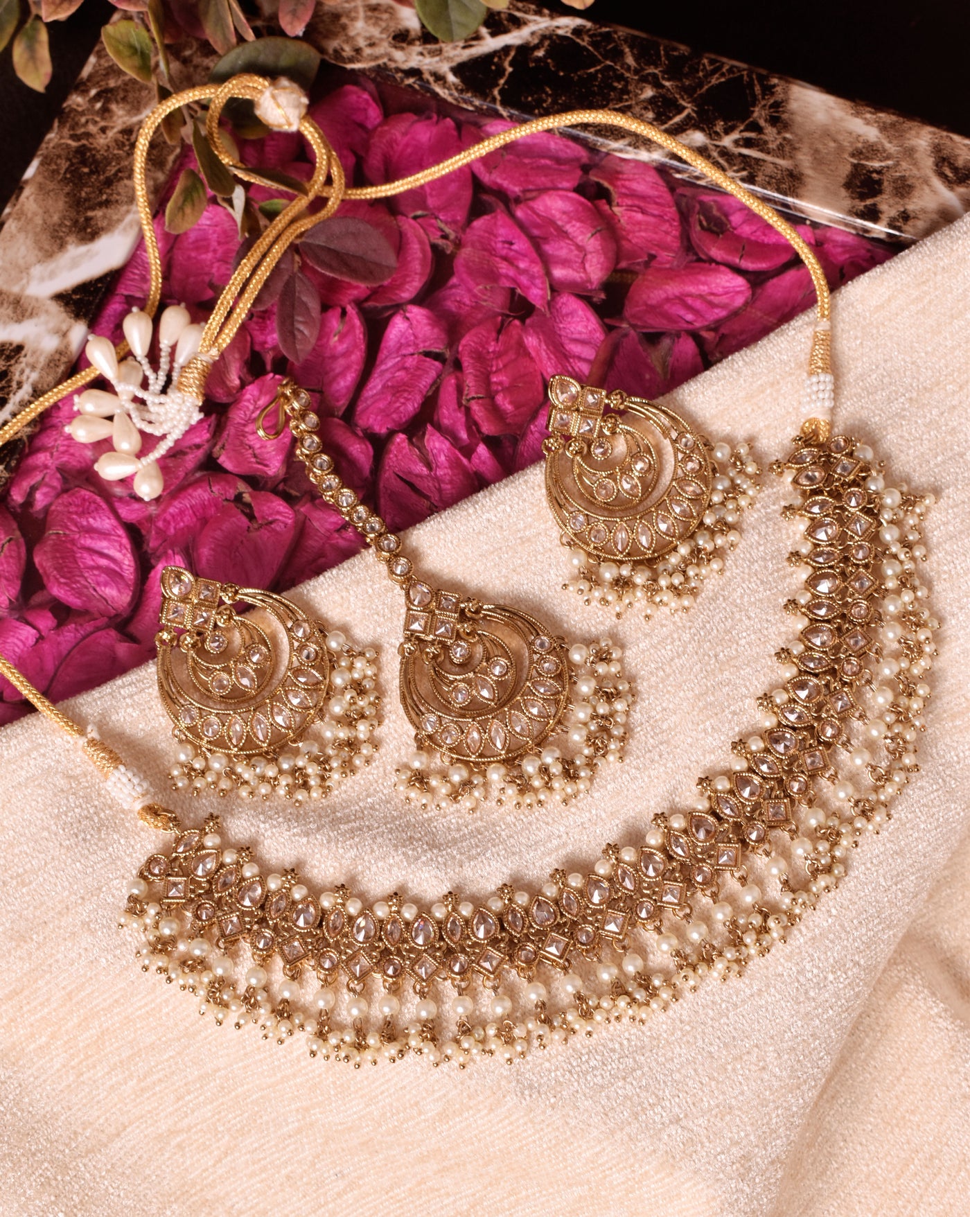 Lavanya necklace set (golden)