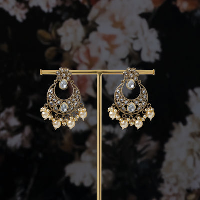 Aarvi Necklace Kundan Set