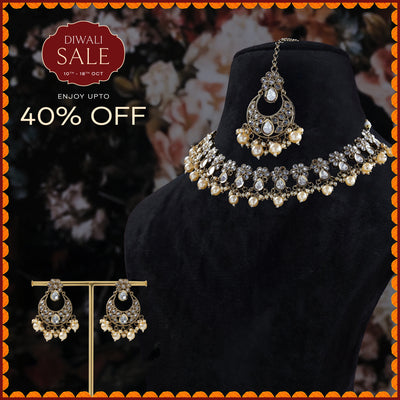 Aarvi Necklace Kundan Set