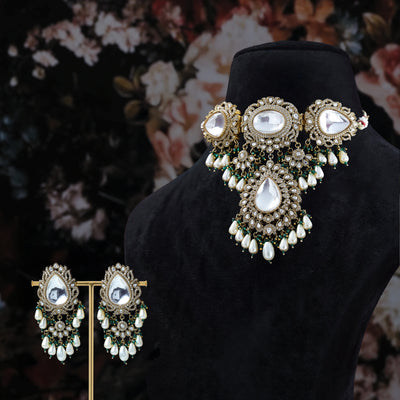 Noor-E-Jahan Kundan Set
