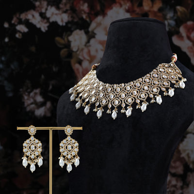 Sharvya Kundan Necklace Set