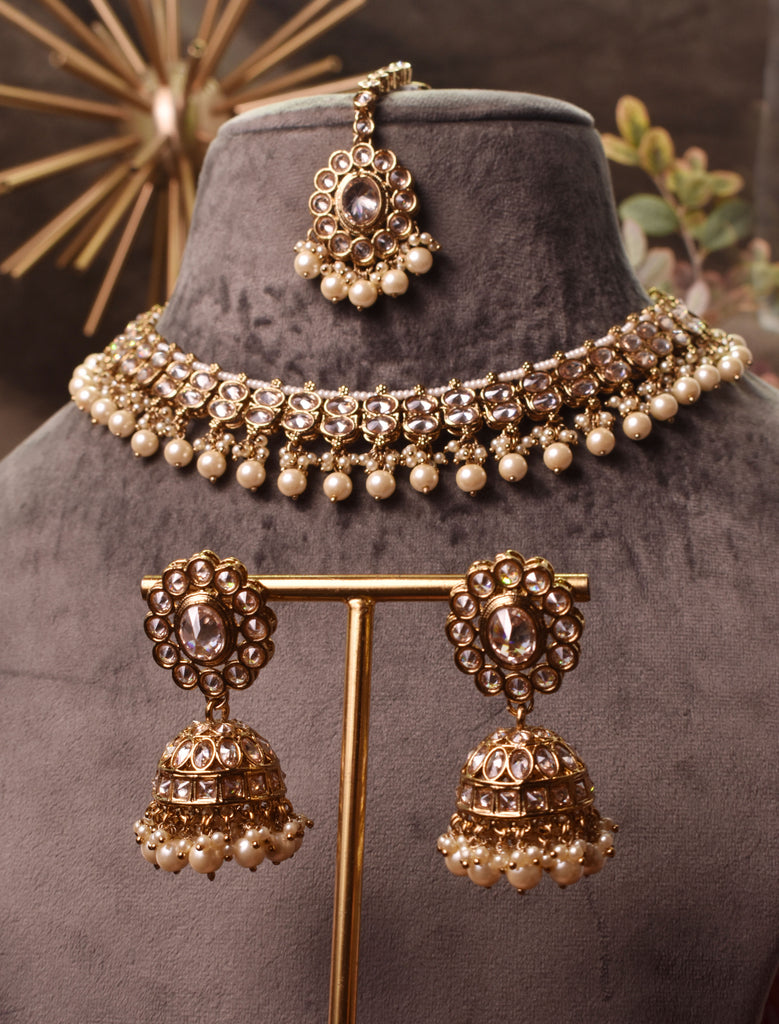Inaaya necklace set (golden)