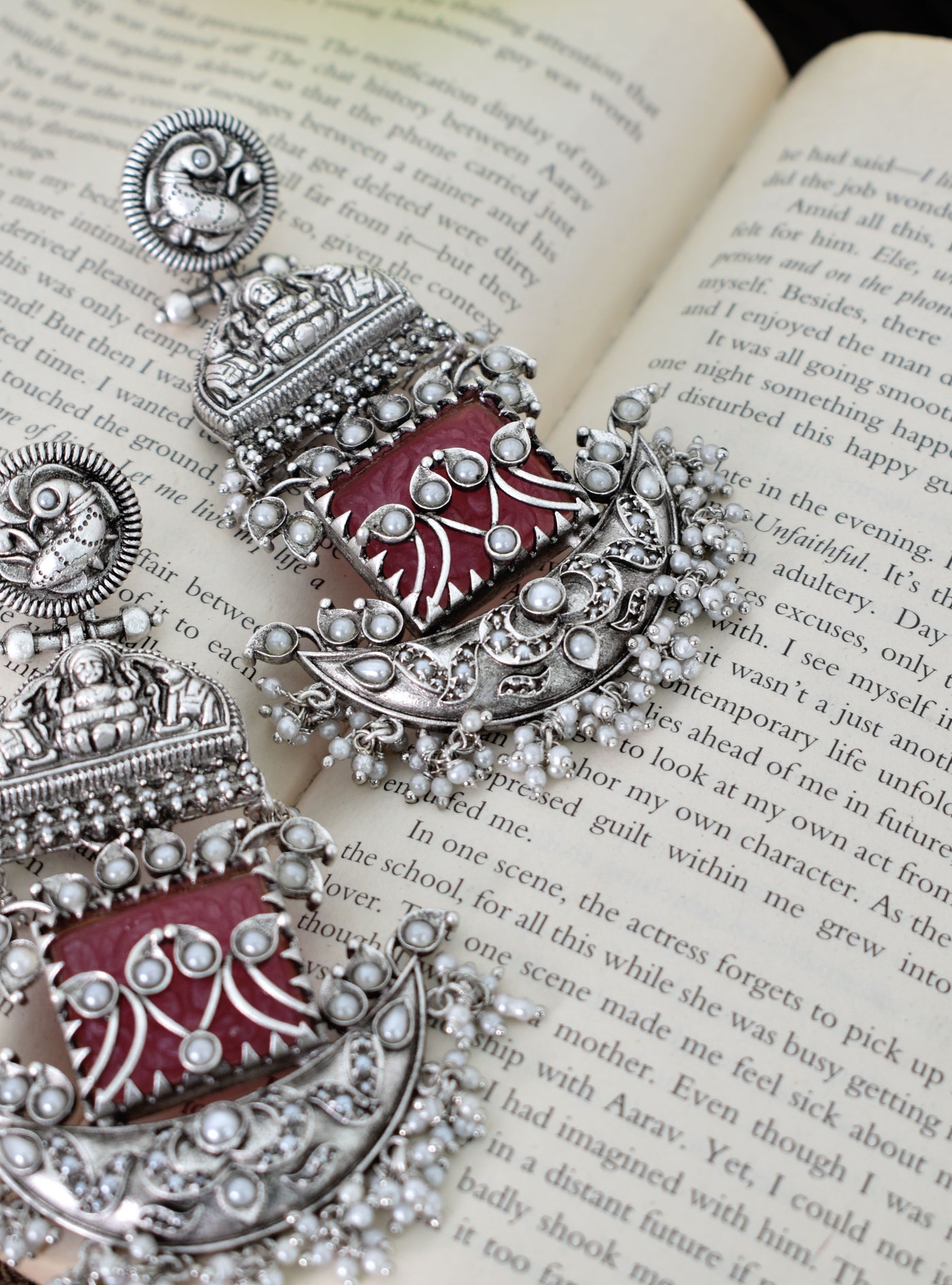 Willow earrings (ruby)